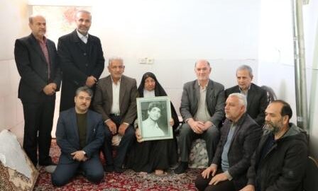 دیدار فرماندار برخوار با خانواده معظم شهداء