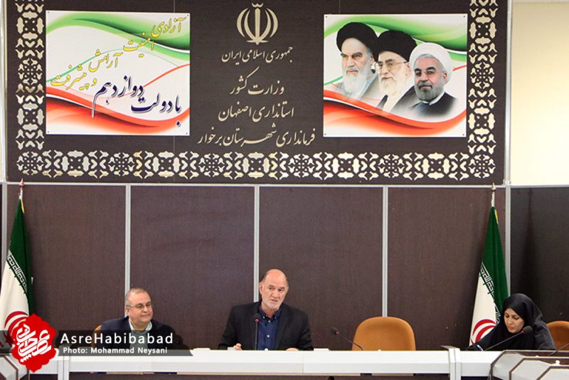 نشست خبری فرماندار برخوار بمناسبت گذشت یکسال از فعالیتش در شهرستان