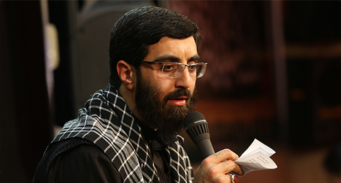 فیلم |  شعرخوانی سیدرضا نریمانی در مراسم پیش خطبه نماز جمعه تهران