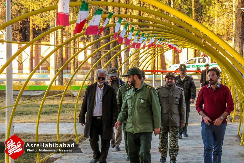 غبار روبی و عطرافشانی قبور شهدای شهر حبیب آباد
