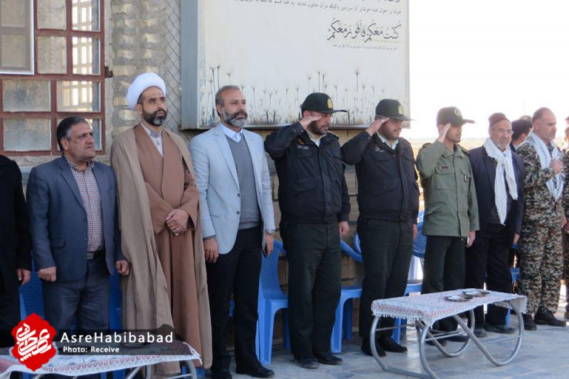 غبار روبی و عطرافشانی قبور شهدای شهر کمشچه