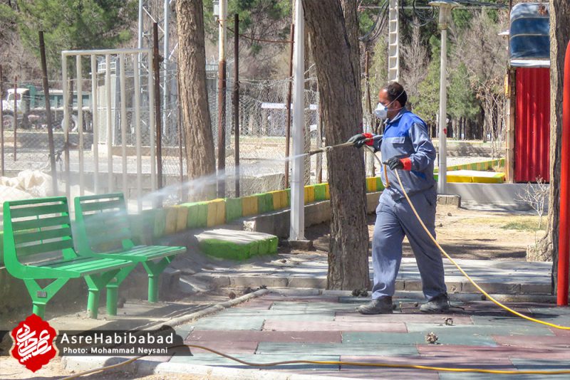 ضدعفونی معابر شهری توسط شهرداری حبیب آباد