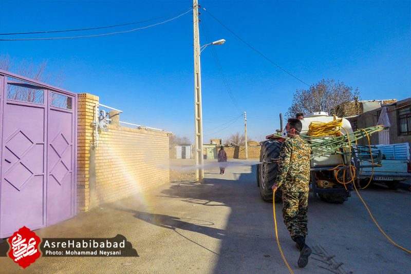 ضدعفونی مناطق محروم بخش حبیب آباد توسط جهادگران بسیجی