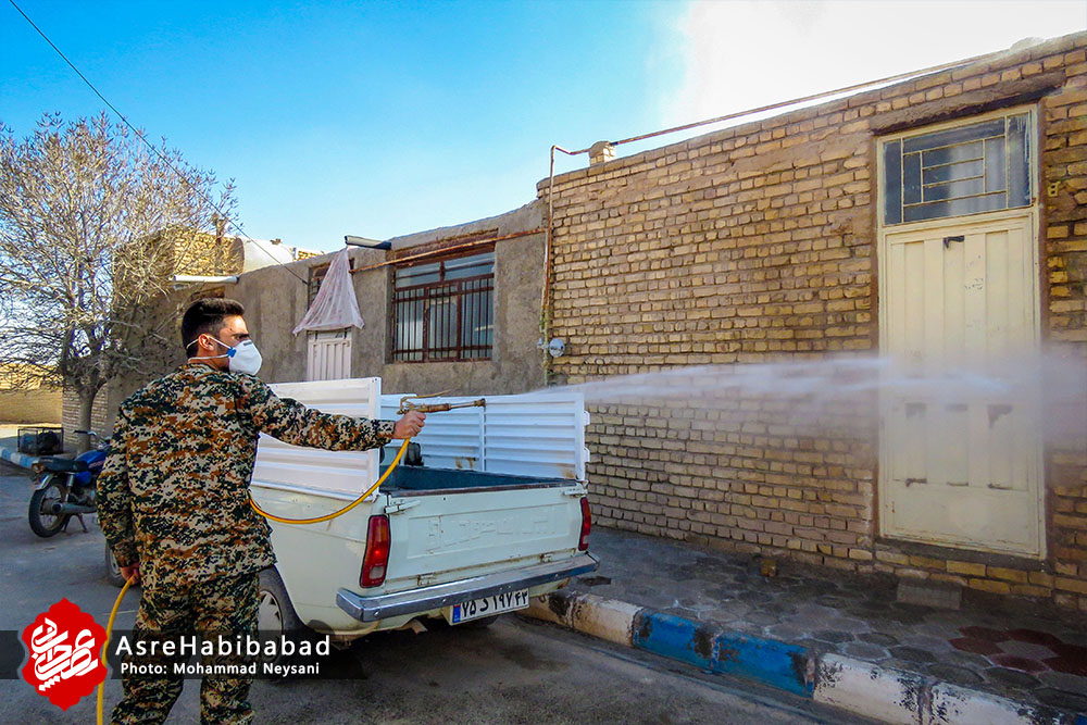 تصاویر | ضدعفونی مناطق محروم بخش حبیب آباد توسط جهادگران بسیجی
