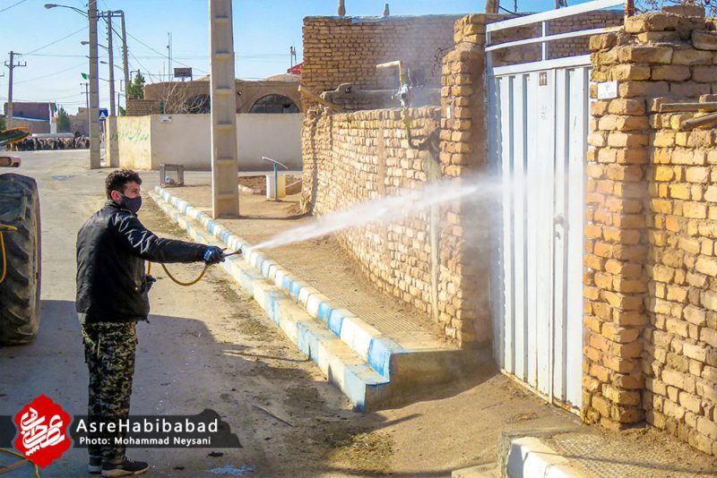 ضدعفونی مناطق محروم بخش حبیب آباد توسط جهادگران بسیجی