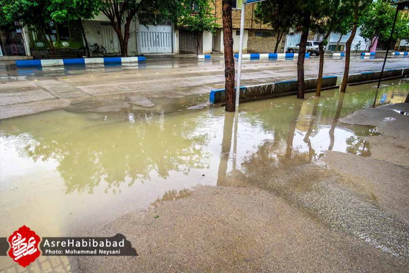 آب گرفتگی معابر حبیب آباد پس از بارش شدید باران