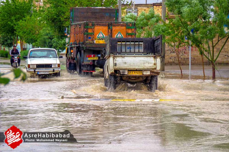 آب گرفتگی معابر حبیب آباد پس از بارش شدید بارانآب گرفتگی معابر حبیب آباد پس از بارش شدید باران