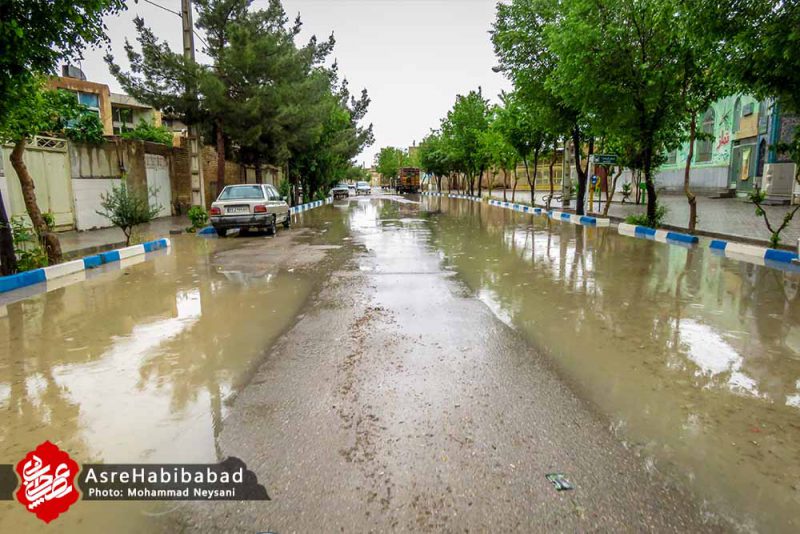 آب گرفتگی معابر حبیب آباد پس از بارش شدید باران
