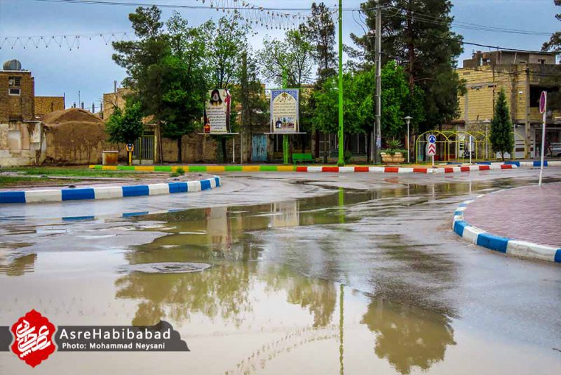 آب گرفتگی معابر حبیب آباد پس از بارش شدید باران