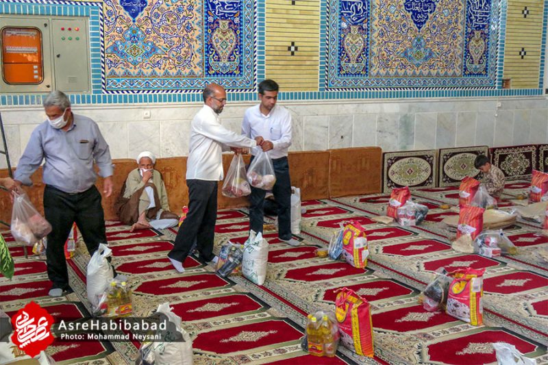 سومین مرحله توزیع بسته های مواسات و کمک مومنانه در شهر کمشچه