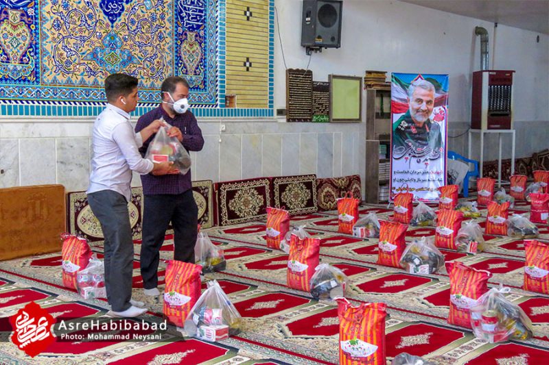 سومین مرحله توزیع بسته های مواسات و کمک مومنانه در شهر کمشچه