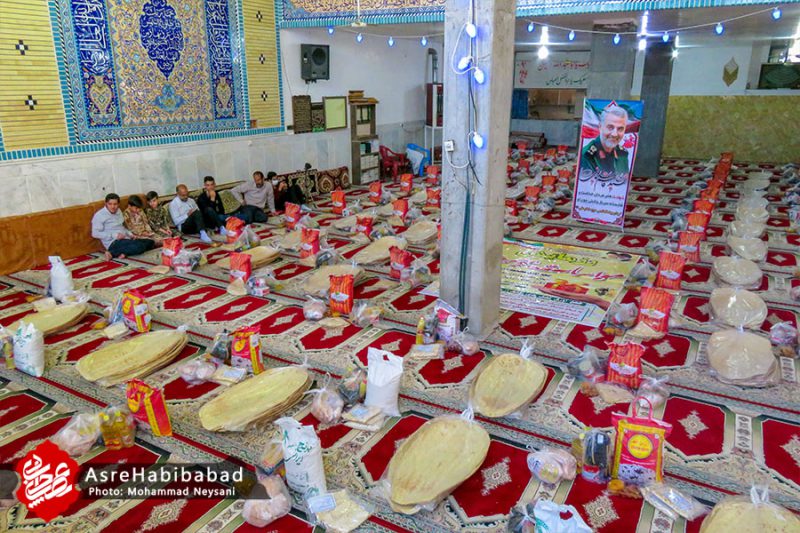 سومین مرحله توزیع بسته های مواسات و کمک مومنانه در شهر کمشچه