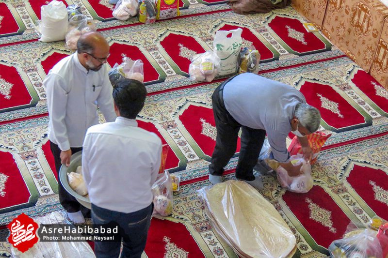 سومین مرحله توزیع بسته های مواسات و کمک مومنانه در شهر کمشچه