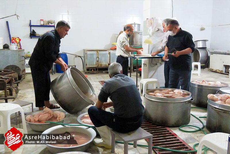 طبخ ۱۲۰۰ پرس غذای گرم در بخش حبیب آباد
