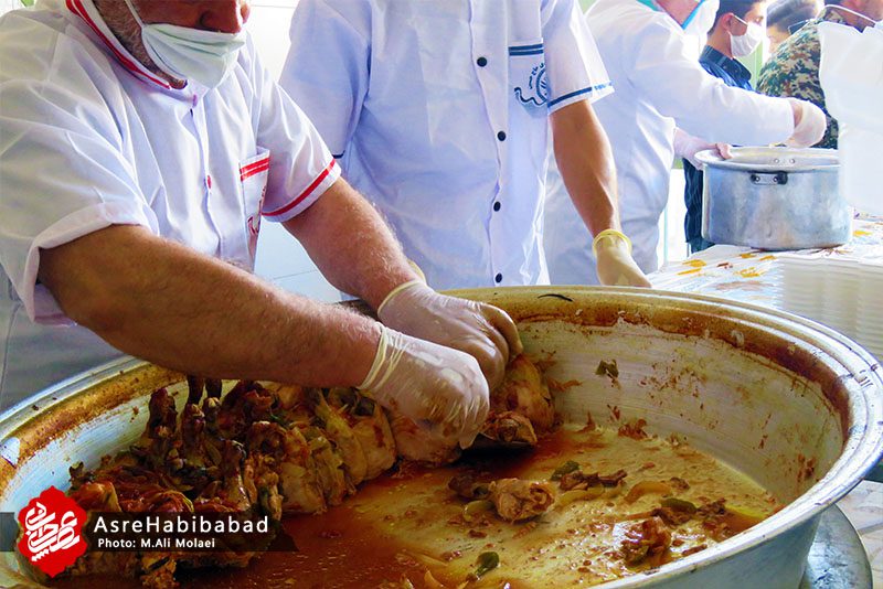 طبخ ۱۲۰۰ پرس غذای گرم در بخش حبیب آباد