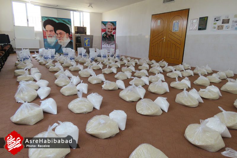 آغاز مرحله دوم نهضت کمک مومنانه در بخش حبیب آباد توزیع 142 بسته مواد غذایی بین نیازمندان