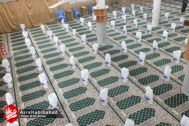 آغاز مرحله دوم نهضت کمک مومنانه در بخش حبیب آباد توزیع 142 بسته مواد غذایی بین نیازمندان