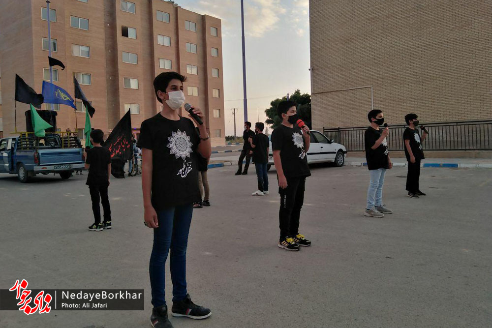 تصاویر | اجرای گروه سرود خیابانی به مناسبت تاسوعا و عاشورای حسینی در بخش حبیب آباد