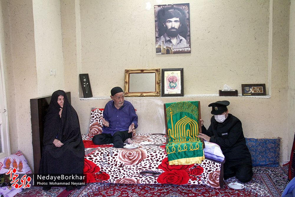 حضور خادمین امام رئوف در منزل خانواده شهید عباسعلی حیدریان + تصاویر