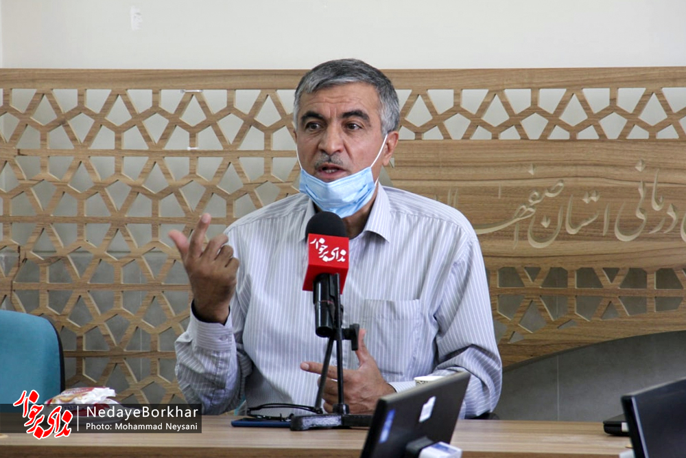 عدم حمایت افراد صاحب نفوذ از واکسیناسیون کرونا در شهرستان/ برخوار آخرین شهرستان است