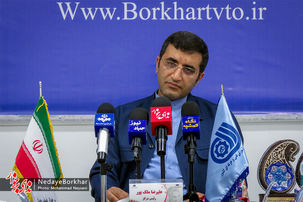 ارائه آموزش های نوین مهارتی و انعقاد تفاهم نامه های همکاری در اولویت فنی و حرفه ای برخوار