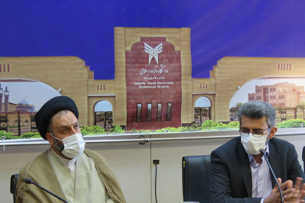 تغییر شاکله فکری و فرهنگی جوانان در دانشگاه بسیار دشوار است