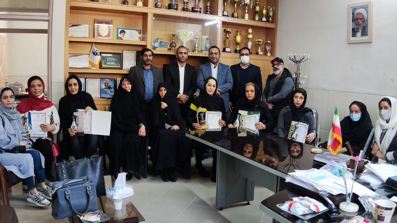 تجلیل از بانوان قهرمان پاورلیفتینگ شهرستان برخوار
