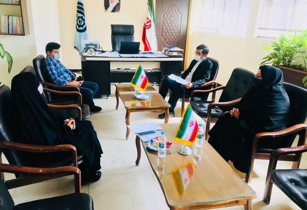 جلسه هم اندیشی علیرضا ملک پور با مسئول اشتغال زندان نسوان