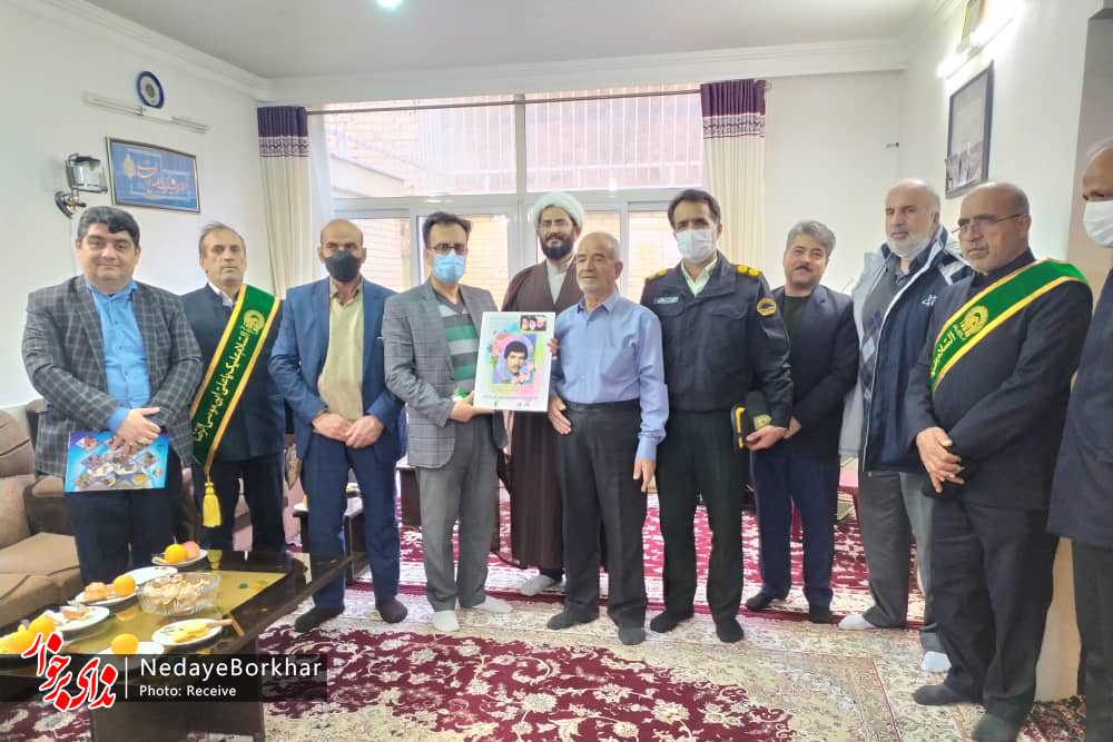 دیدار و تکریم چند خانواده شهید در دولت آباد