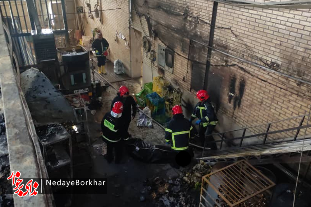 آتش سوزی گسترده در کارگاه تولید لوستر در دولت آباد جان یک کارگر را گرفت