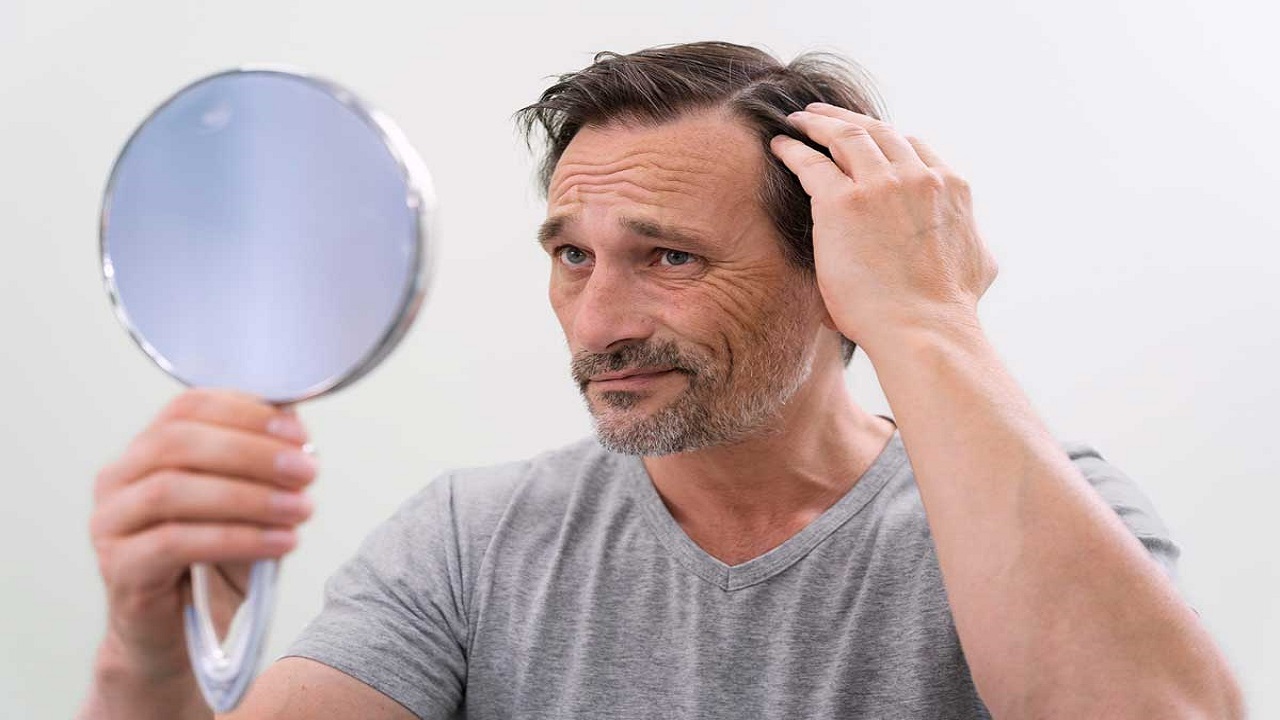 خواص و فواید آب پیاز برای مو و تاثیر آن در درمان ریزش مو