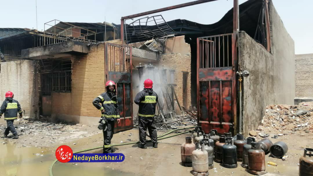 حریق کارگاه شارژ کپسول در دولت آباد دو مصدوم برجای گذاشت + فیلم