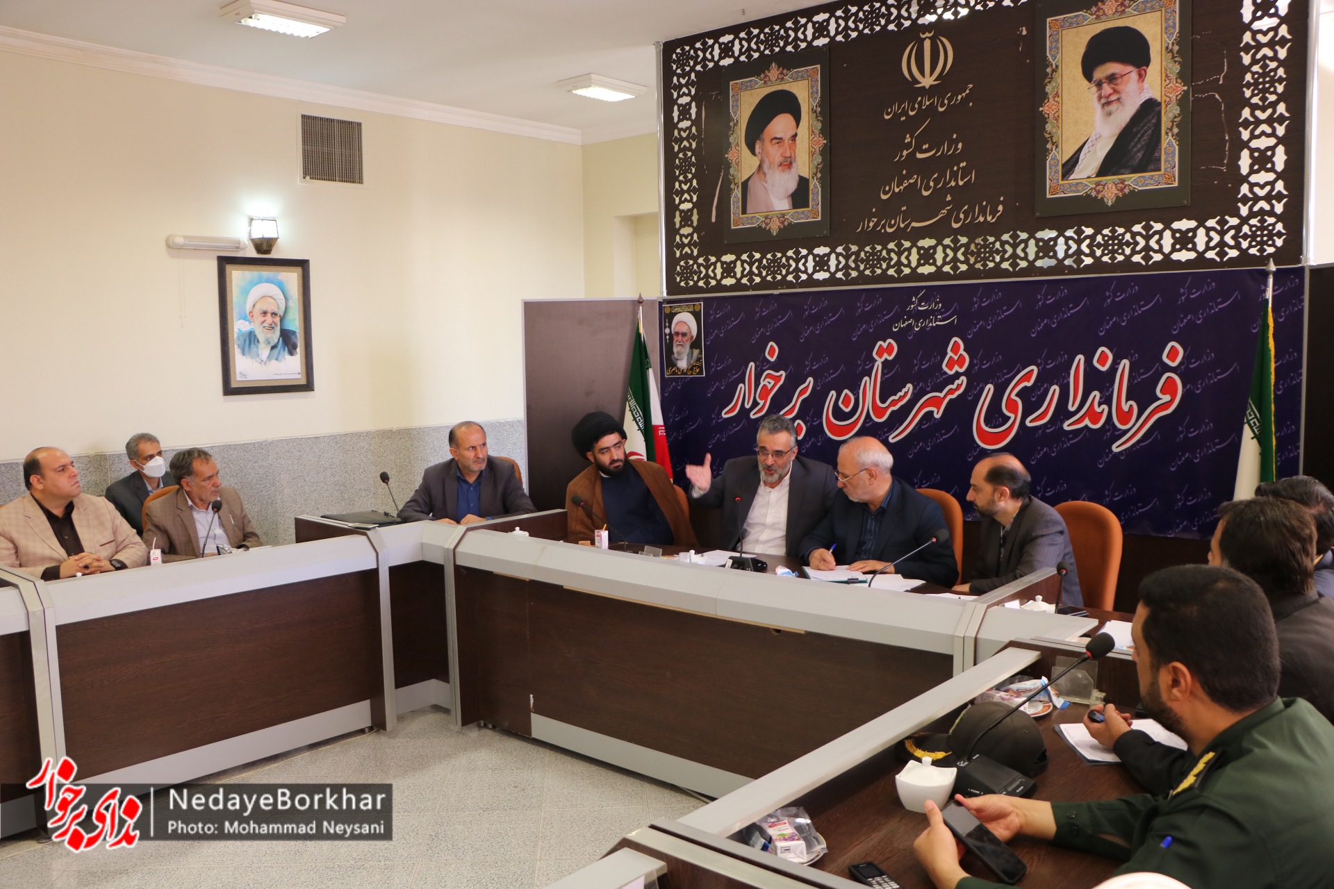 جلسه رسیدگی به وضعیت افزایش جمعیت اتباع در برخوار برگزار شد + تصاویر