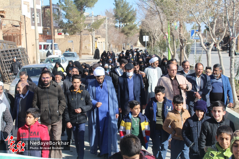 تصاویر | همایش پیاده‌روی خانوادگی و جشن انقلاب در شاپورآباد