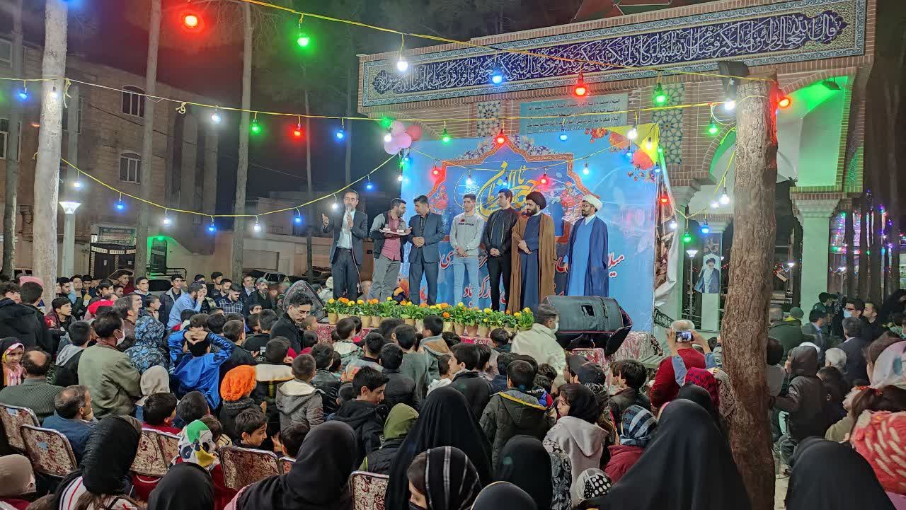 برخوار در شب نیمه شعبان غرق سرور و شادی + عکس و فیلم