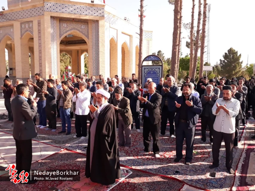 تصاویر | اقامه نماز عید سعید فطر در شهر شاپورآباد
