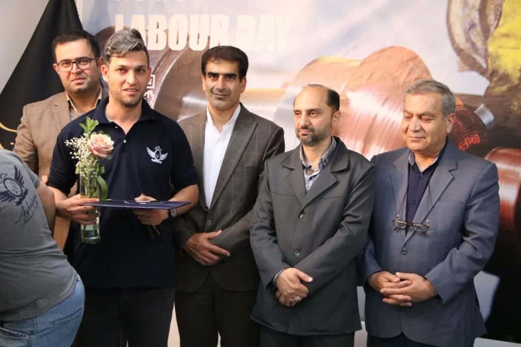 آیین تجلیل از کارگران نمونه صنایع دستی در برخوار + تصاویر