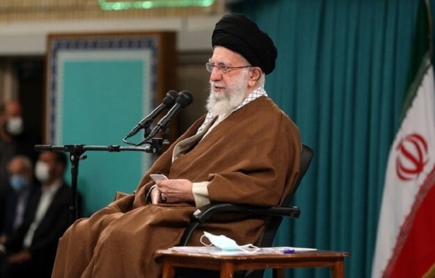 باید هویت ایرانی و اسلامی و شخصیت ملی را در کودکان کشور زنده کنیم/ تقویت مدارس دولتی مهم است
