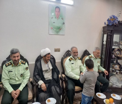 دیدار جانشین معاون هماهنگ کننده فراجا با خانواده شهید یزدی در دلیگان خورزوق + تصاویر