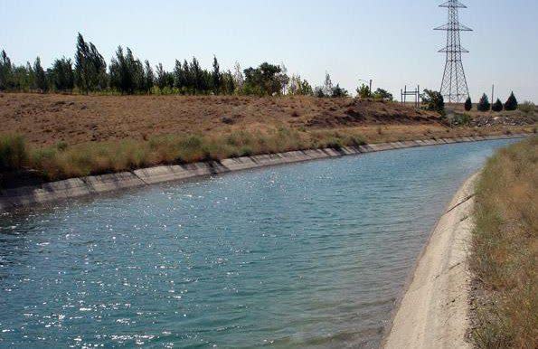 رهاسازی نوبت چهارم آب در شبکه آبیاری برخوار برای باغات و اشجار