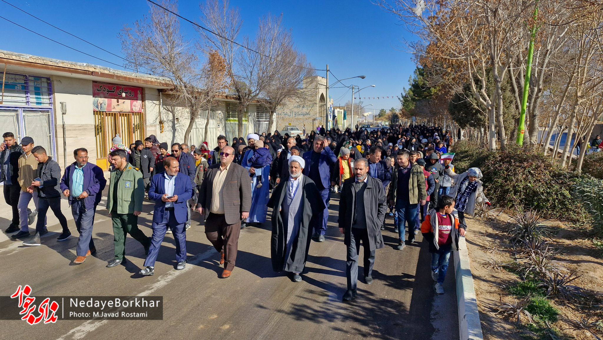 تصاویر| همایش پیاده‌روی خانوادگی و جشن انقلاب در شاپورآباد