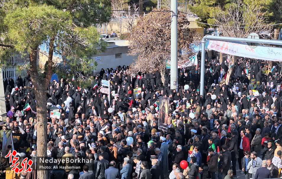 خروش انقلابی مردم برخوار در جشن ۴۵ سالگی انقلاب اسلامی+ فیلم