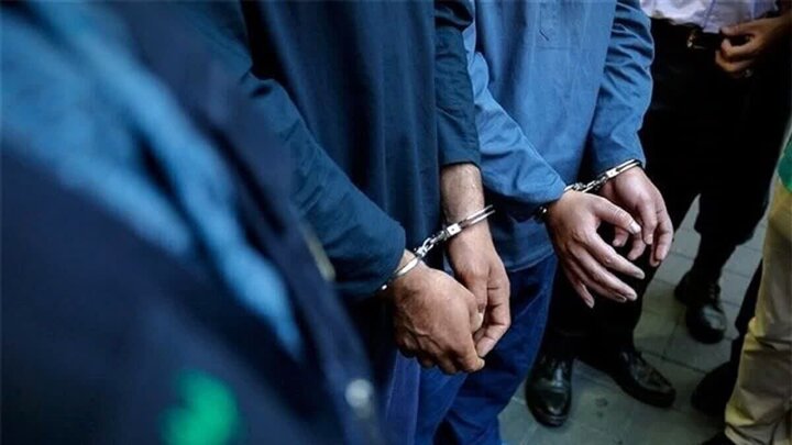 انهدام باند خرده‌فروشان مواد افیونی و کشف ۴۷۰ گرم هروئین و شیشه در برخوار