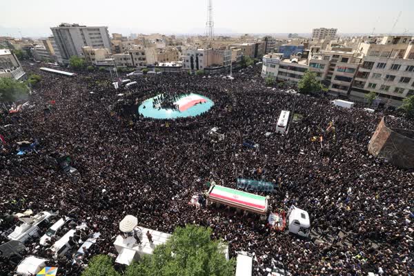 حضور پرشکوه ایرانی‌ها در تشییع شهدای خدمت، صدر اخبار جهان شد