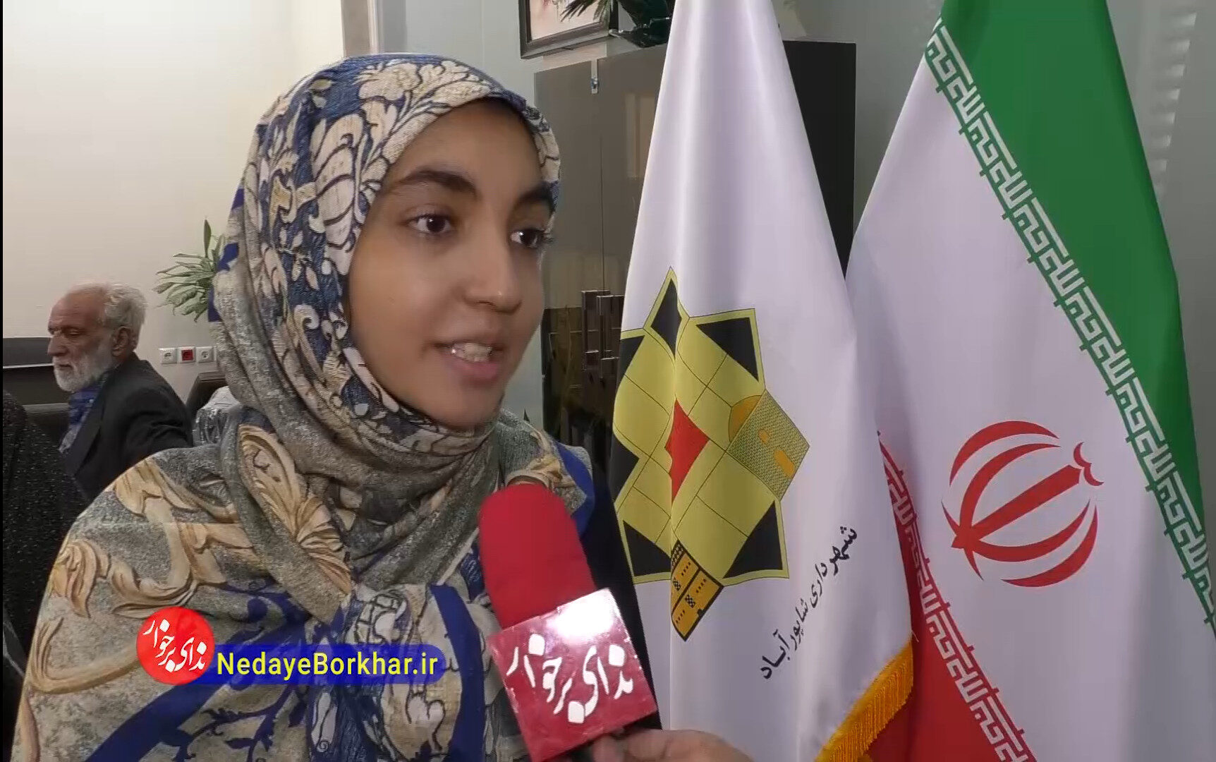 رتبه ۱۰ کنکور علوم انسانی: از بهمن‌ماه روزانه ۱۱ الی ۱۲ ساعت مطالعه داشتم