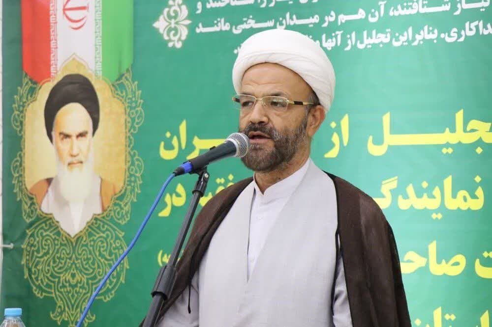 نمازجمعه نصر نشان داد رهبر ما در مواقع حساس در میدان حاضر می‌شوند