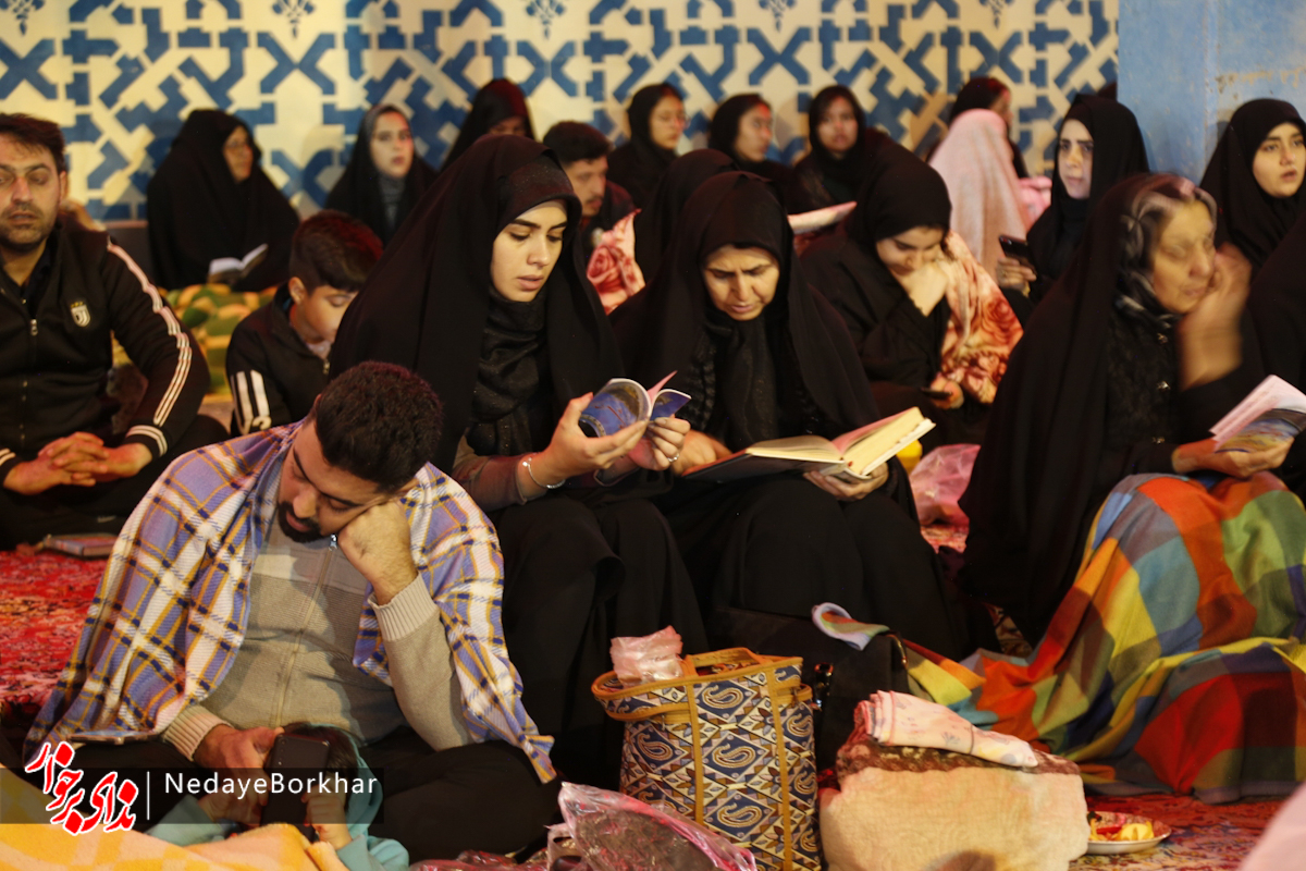 تصاویر| احیای دومین شب قدر در امامزاده نرمی