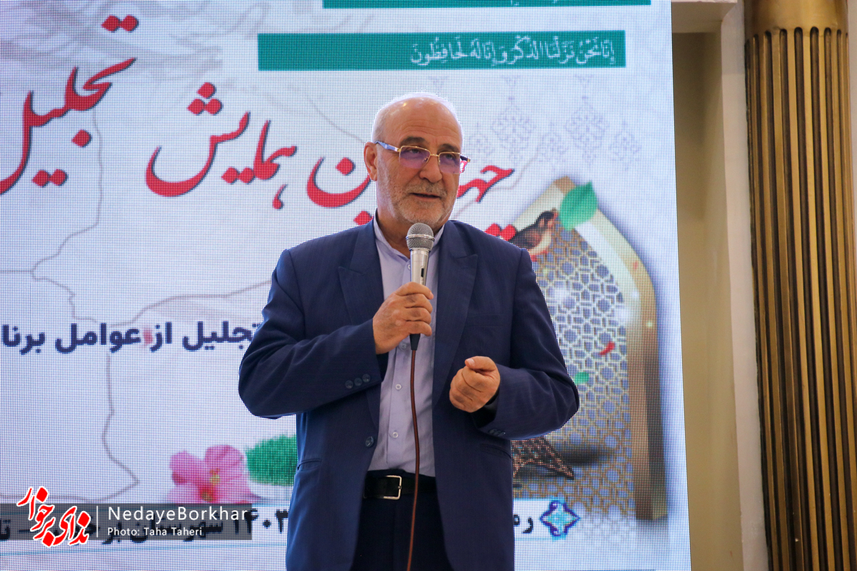 برنامه تلویزیونی انس؛ جلوه‌ای از هنر رسانه در خدمت قرآن