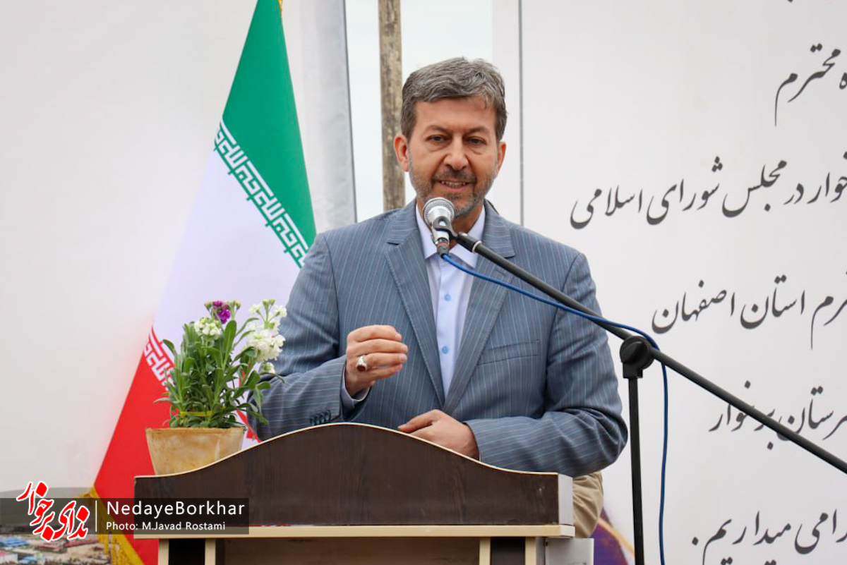 کلنگ‌زنی شهرک پوشاک برخوار، گامی در مسیر تحقق شعار سال