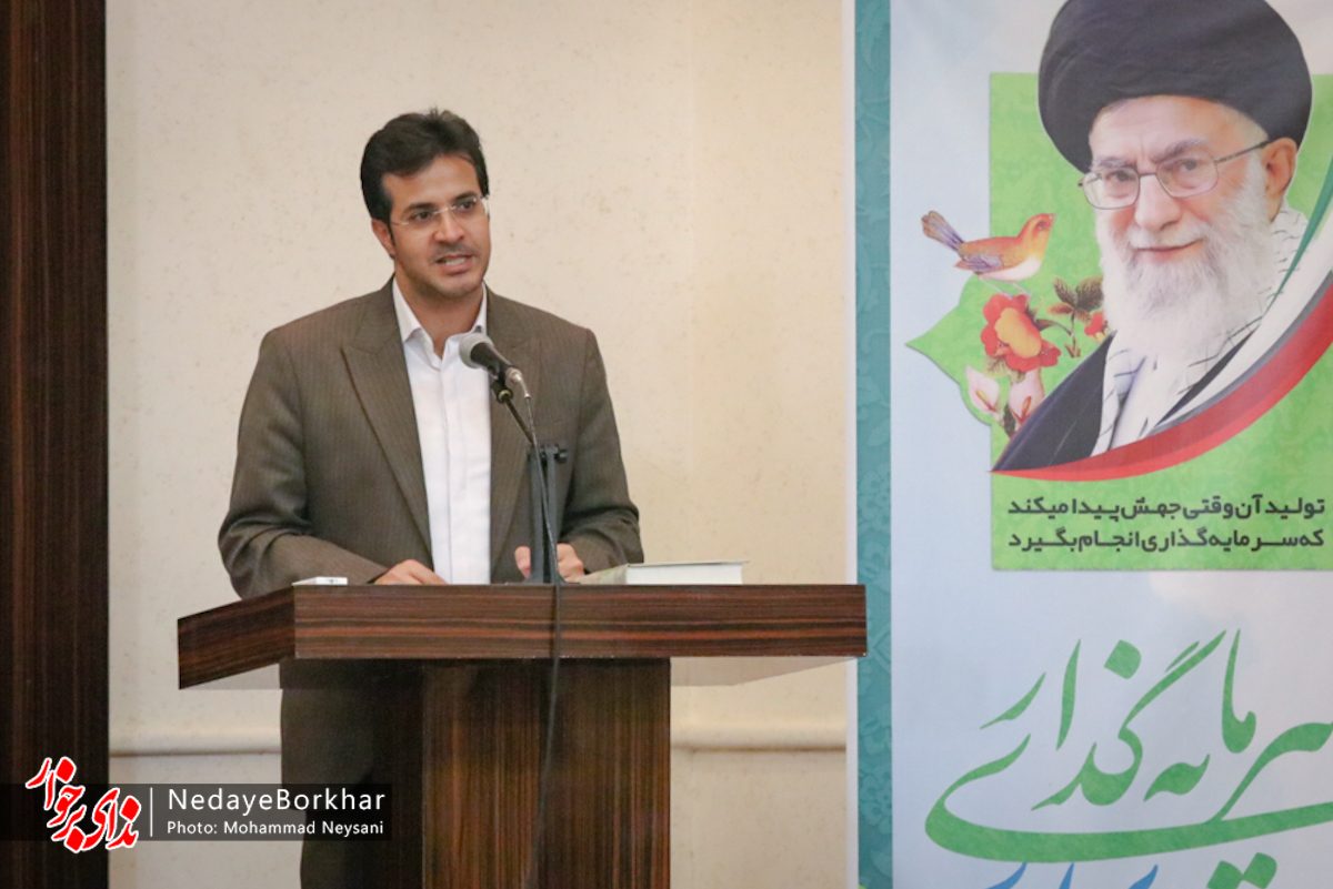مسئولان با حمایت از روابط عمومی‌ها در خط مقدم جهاد تبیین قرار گیرند